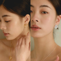 Blooming rose stud earrings with black agete, mother of pearl, mother of pearl (Silver), blue chalcedony, pink chalcedony; Blooming rose ear clips with black agete, mother of pearl