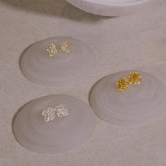 Medium leavers lace ripple stud earrings