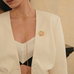 Poète Rose Blooming rose pearl brooch