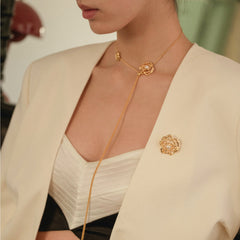 Poète Rose Blooming rose pearl brooch