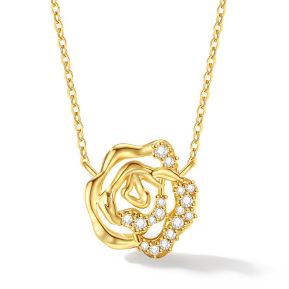 Blooming rose necklace